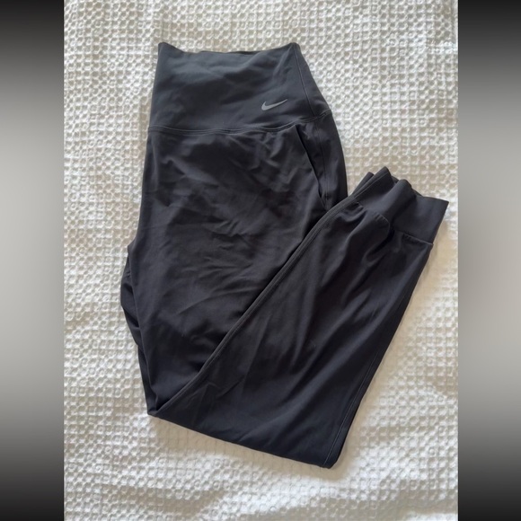 Nike Black Joggers - Picture 1 of 2